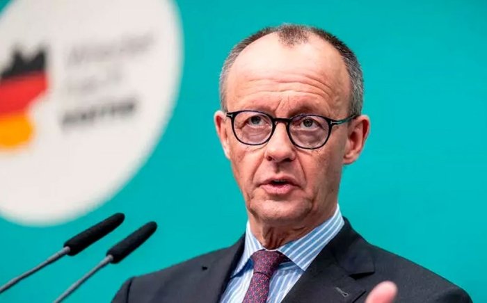 Germaniya kansleri Isroilning "iflos ishi" haqidagi fikrlaridan afsusda emas