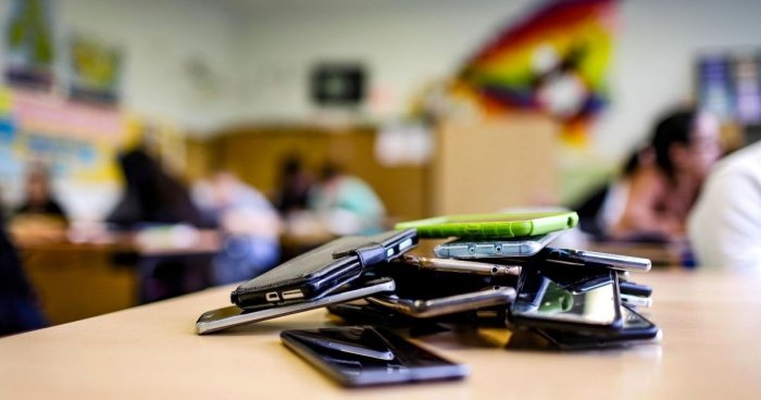 Toshkentda maktab o‘quvchilarining telefonlari ommaviy tekshirilmoqda