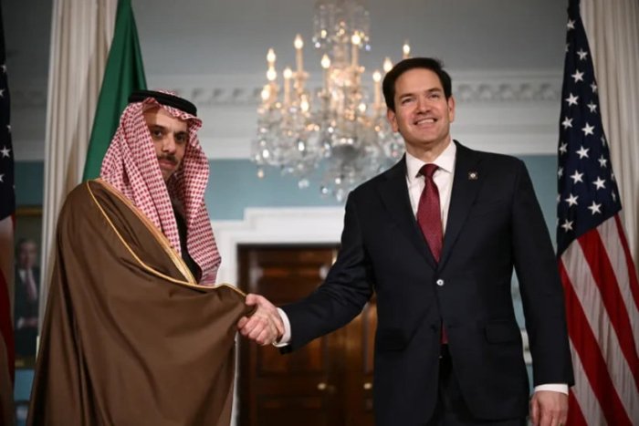 АҚШ Давлат котиби ва Саудия Арабистони ташқи ишлар вазири Ямандаги вазиятнинг кескинлашувини муҳокама қилди