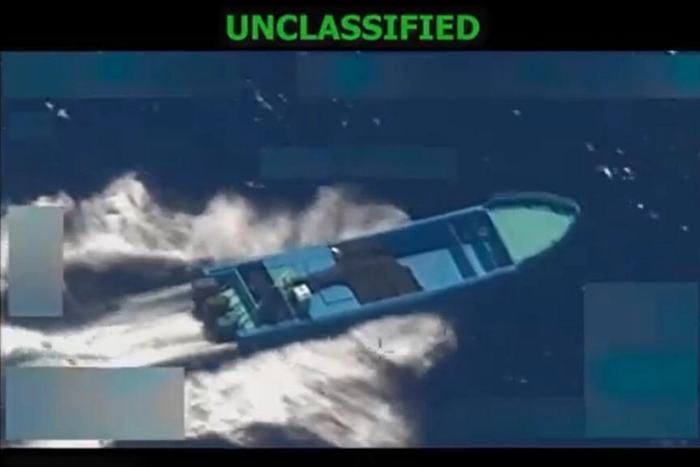 Pentagon Tinch okeanida bir guruh qayiqlarga zarba berdi Pentagon Tinch okeanida bir guruh qayiqlarga zarba berdi