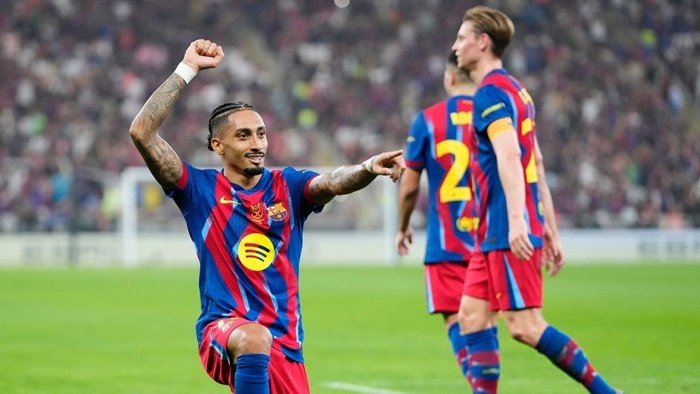 Рафинья «Барселона» тарихидаги энг яхши 50 нафар тўпурарлар қаторига кирди