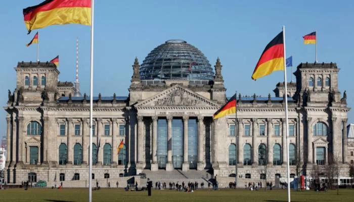 Германия ўз фуқароларини Эронни тарк этишга чақирди