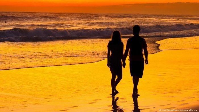 Индонезияда никоҳсиз жинсий муносабатлар тақиқланди