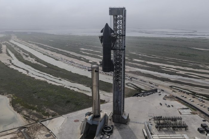 SpaceX raketasi parvozini startga yarim daqiqadan kam vaqt qolganda bekor qildi
