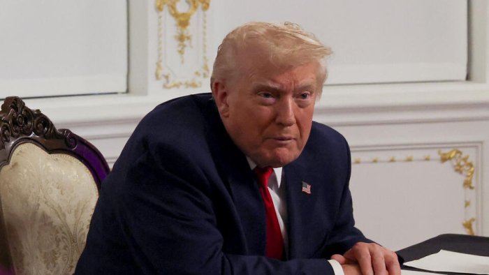 Пентагон раҳбари Кариб денгизида қайиққа уюштирилган ҳужумда омон қолганларни йўқ қилишга буйруқ берганми?