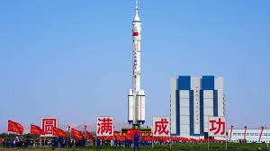 Хитой "Шэнчжоу-23" кемасини орбитадаги станцияга туташтирди