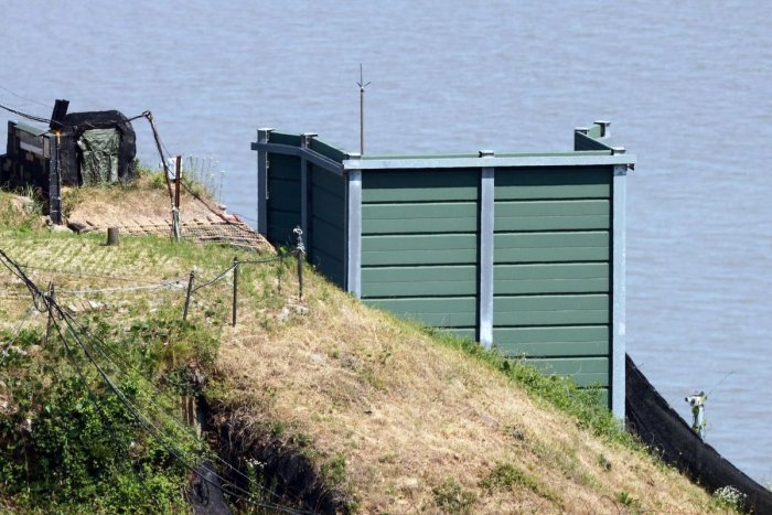 Кескинликни юмшатиш учун чегарадаги ташвиқот радиокарнайлари олиб ташланади