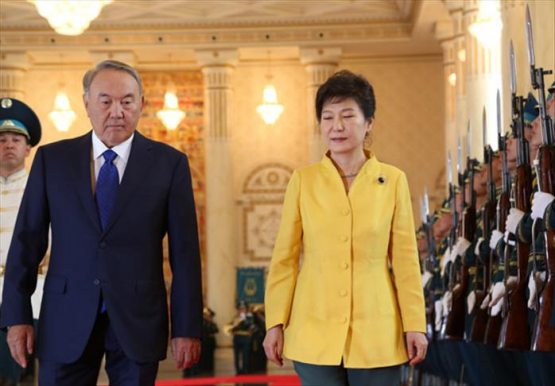 Janubiy Koreyaning sobiq prezidenti 20 yilga qamaldi