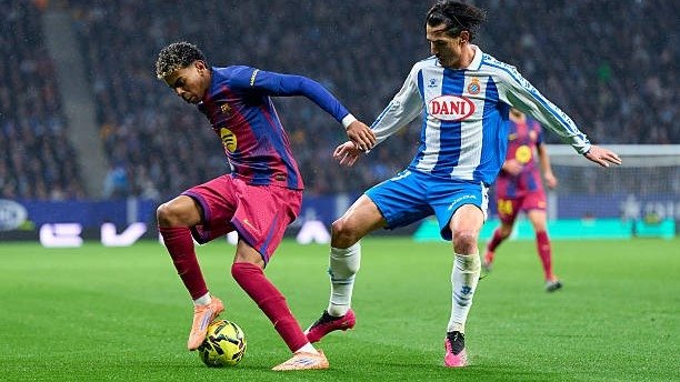 Ла Лига. «Барселона» «Эспаньол» билан ўйин сўнггида ғалабани илиб кетди