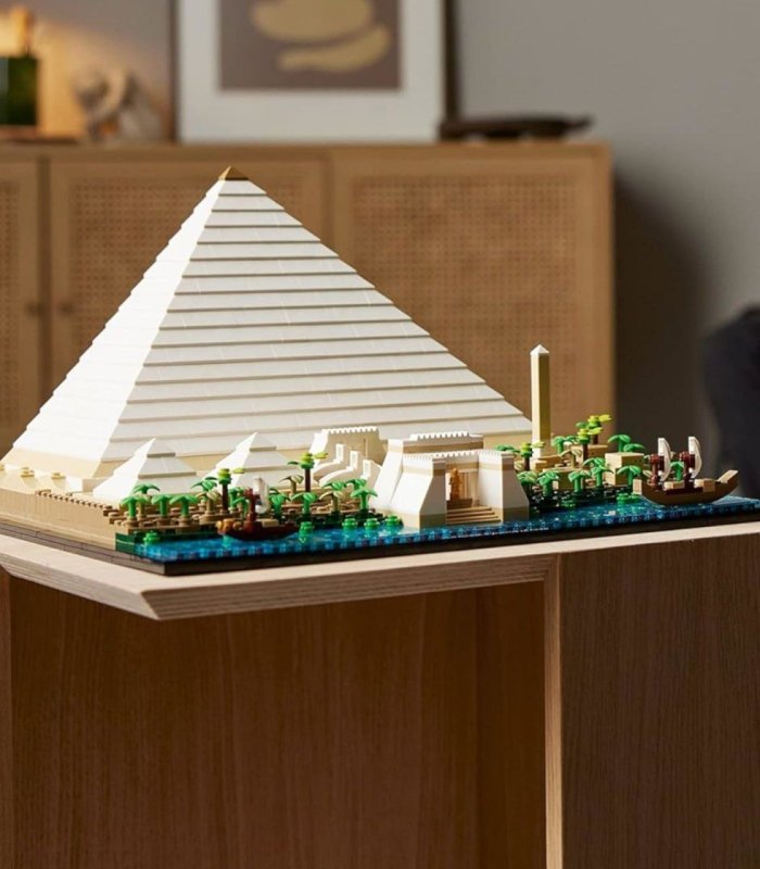 Daniya tashqi ishlar vaziri hamkasbiga antiqa LEGO to‘plamini sovg‘a qildi 