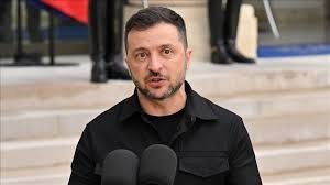 Zelenskiy Ukraina 800 ming kishilik armiyani moliyalashtira olmasligini tan oldi