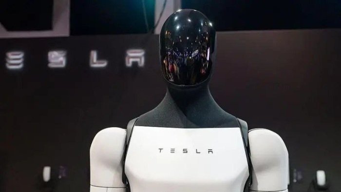Tesla kompaniyasi gumanoid robotlar ishlab chiqarishga e’tibor qaratmoqchi