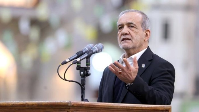 Теҳрон ва қўшни давлатлар ўртасидаги кескинликдан фақат Исроил манфаатдор — Пезешкиан