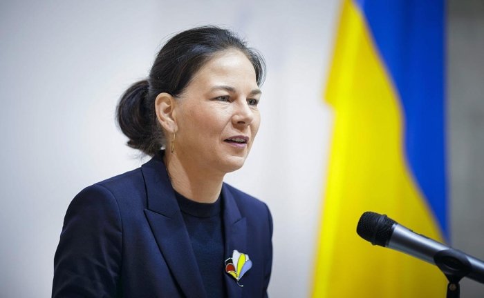 Немис сиёсатчиси: "Бербок БМТ Бош Ассамблеяси раҳбари бўлиш орқали ўз карьерасини тожини қўймоқчи"