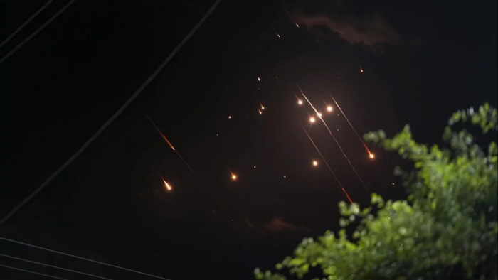 Эрон Исроил ва АҚШ ҳарбий базаларига ҳужум қилди (видео)