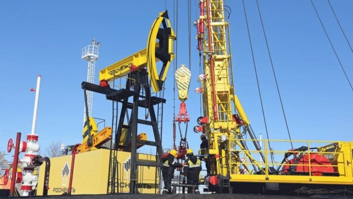 ЕИ Россия банклари ва нефтига нисбатан санкцияларни кучайтиришни режалаштирмоқда