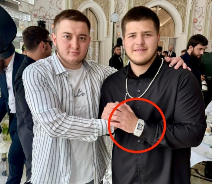 Адам Қодиров ўзининг тўйида миллион долларлик соатда кўриниш берди
