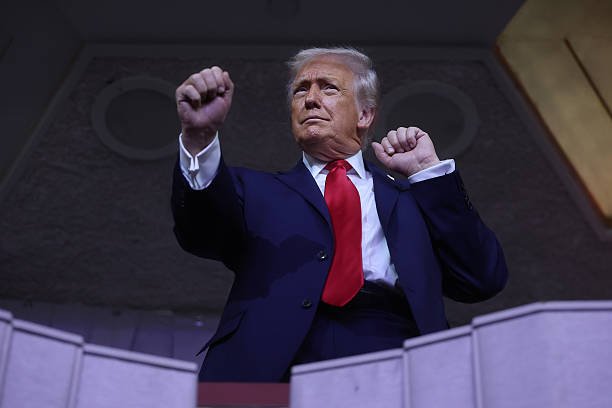 Tramp: "Venesueladagi operasiya birorta ham texnika yo‘qolmadi, birorta ham harbiy xizmatchi halok bo‘lmadi"