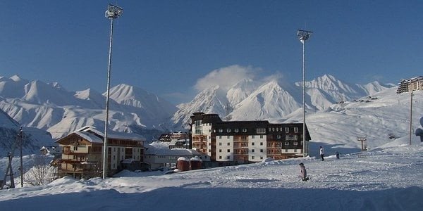 Jorjiyada tog‘-chang‘i kurortida restoranning 12 nafar xodimi o‘lik holda topildi