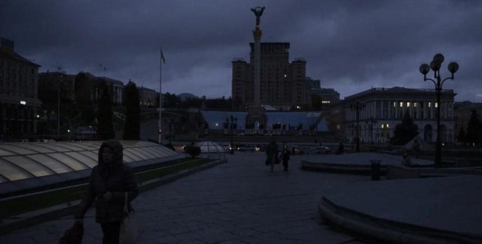 Бугундан Киевда кўча ёриткичлари чекланади