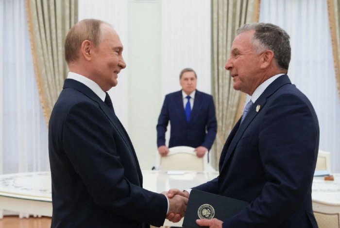 Uitkoff Putinning yordamchisi Ushakovga Ukraina bo‘yicha tinchlik rejasini birgalikda ishlab chiqishni taklif qilgan 