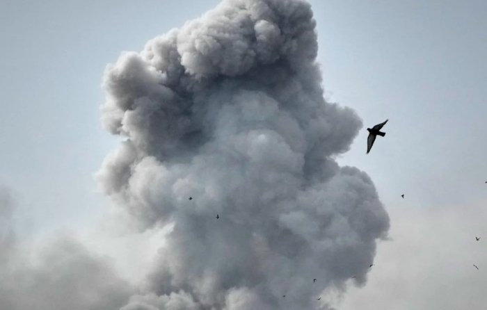 Eron Hormuz bo‘g‘ozida uchta AQSh kemasi va uchta neft tankeriga hujum qilinganini da’vo qildi