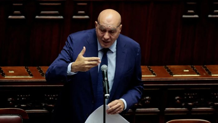 Италия: Украинга ёрдам бермаслик — «абсурд»