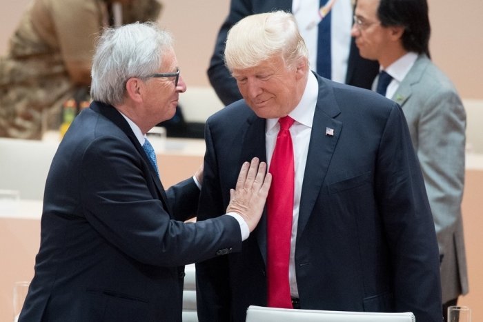 “Европа АҚШнинг қули эмас!” – Юнкер Трампни ўпкасини босиб олишга чақирди