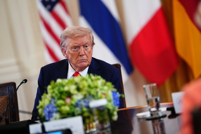 Трамп: "Исроил араб давлати ривожланишига тўсқинлик қилмаслик учун Суриянинг янги расмийлари билан мулоқотни давом эттириши керак"