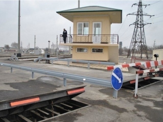 Темирйўл кесишмаларида “Стоп” белгилари бошқарилувчи светофорларга алмаштирилади