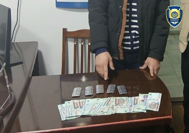 Қўшработ туманида кучли таъсир қилувчи дори воситасини сотаёган шахс ушланди