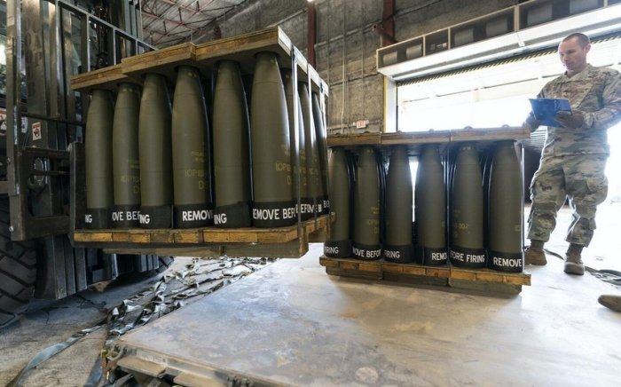 Чехия 2025 йилда Украинага 1 миллион снаряд етказиб берди