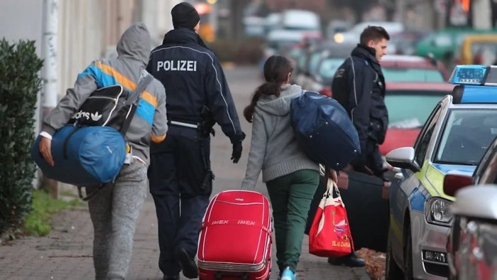 Saksoniyada boshpana izlovchilarning ixtiyoriy ravishda ketishi ikki baravar ko‘paydi