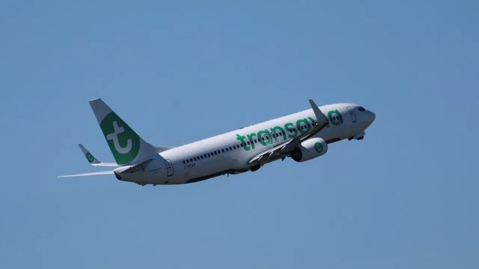 Европа авиакомпаниялари рейсларни қисқартирмоқда