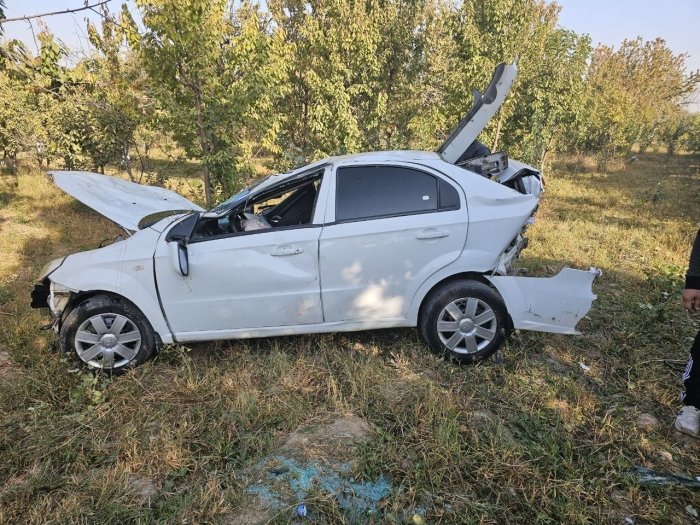 Zangiota tumanida "Nexia 3" pastlikka tushib ketdi