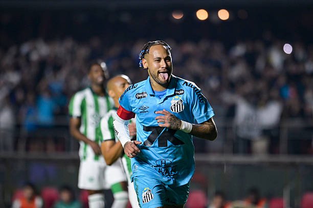 Neymar futbol tarixidagi eng yaxshi yarim himoyachi kim ekanligini aytdi