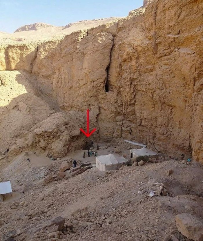 Misr: 2200 yillik tarixga ega noyob doirasimon ibodatxona topildi