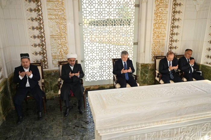 Birinchi Prezident maqbarasini ziyorat qilindi