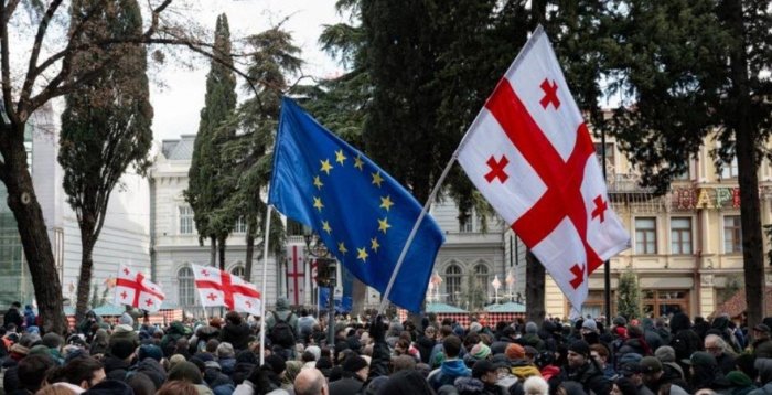 Грузия ҳукумати Конституциявий суддан мамлакатдаги учта йирик мухолифат партияни тақиқлашни сўрамоқда Грузия ҳукумати Конституциявий суддан мамлакатдаги учта йирик мухолифат партияни тақиқлашни сўрамоқда