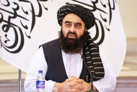 Tashqi ishlar vaziri Amirxon Muttaqiy vertolyotlarni qaytarishni talab qildi