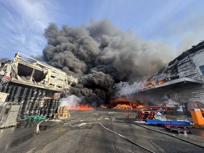 Кореядаги заводда ёнғинда ҳалок бўлганлар орасида Ўзбекистон фуқаролари йўқ
