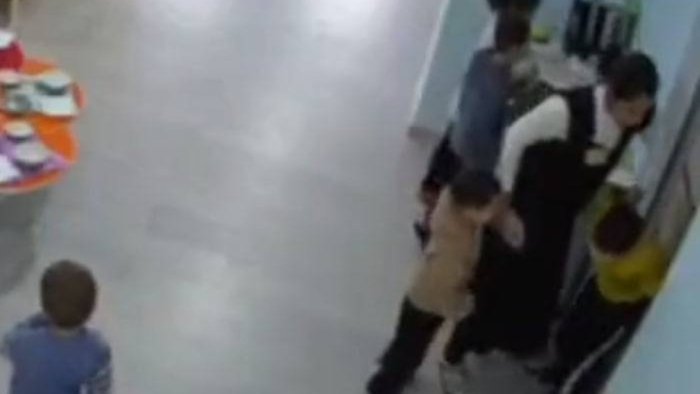 Чирчиқдаги боғча тарбияланувчиларига қўпол муносабатда бўлган ходимлар ишдан ҳайдалди