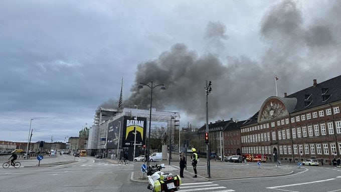 Дания пойтахти Копенгагендаги ёнғинни 3 кунки ўчира олишмаяпти