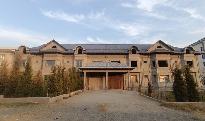 Андижонда 41 миллиард сўмлик дори цехи қарздорлик сабаб аукционга чиқарилади