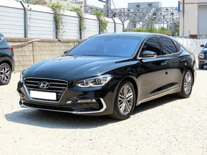 Qarzdorning “HYUNDAI” mashinasi sug‘urta tovon puli sabab jarima maydoniga "yo‘l oldi"