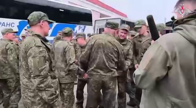 Россия ва Украина "1000 га 1000" формуласи бўйича асирлар алмашинувини якунлади - Россия Мудофаа вазирлиги