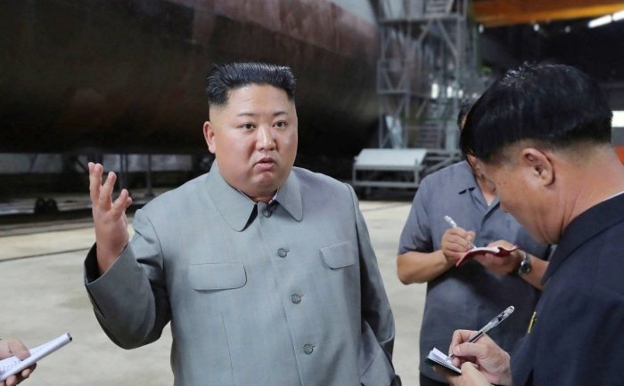 Шимолий Корея гипертовушли ракеталарни синовдан ўтказди