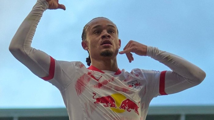 "Chelsi" Xavi bilan 7 yillik shartnoma imzolaydi