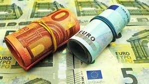 Evrokomissiya rahbari Kiyevga 3,5 milliard yevro miqdoridagi yangi yordam transhi va’da qildi