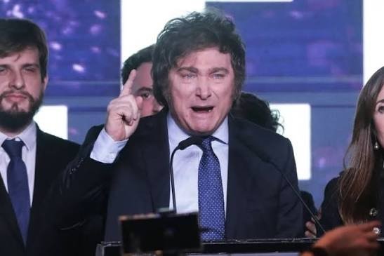 Бразилия Аргентина президенти мамлакат президентини "ўғри" ва "судланган" деб танқид қилганидан кейин Буэнос-Айресдаги элчисини чақириб олди